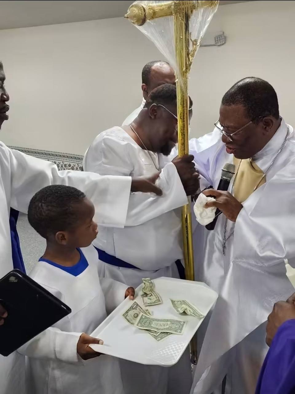A ceremonial worship and offering moment at CCC Agashadua Parish